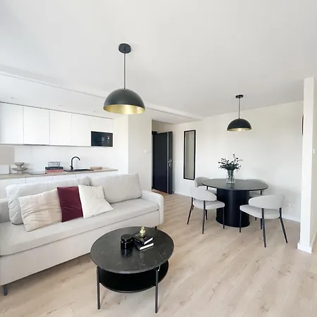Bloom Apartment *