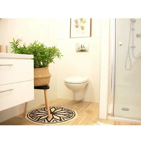 Apartment Bloom Plock